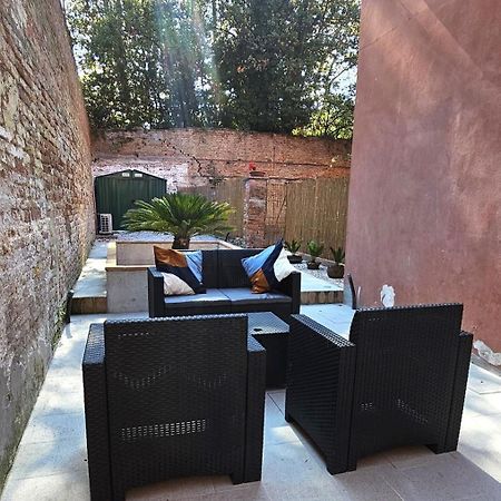 Small Villa With Private Garden Venedig Exteriör bild